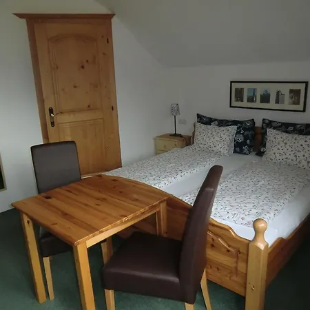 Haus Rye Bed & Breakfast 2*