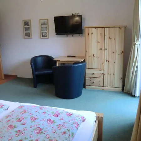 Haus Rye Bed & Breakfast 3*