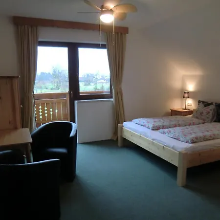 住宿加早餐酒店 Haus Rye 上特劳恩